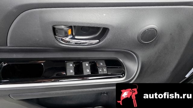 Toyota Prius Prius C 2018 года - вид 18