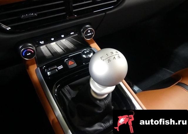 Lotus Emira Emira 2024 года - похожие автомобили