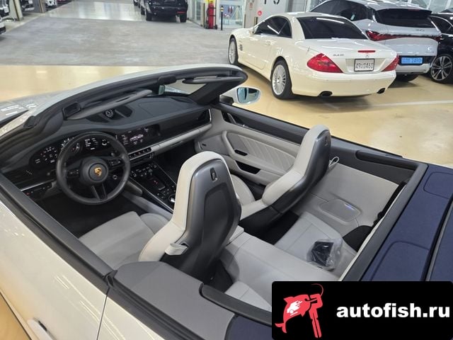 Porsche 911 911 (992) 2021 года - вид 4