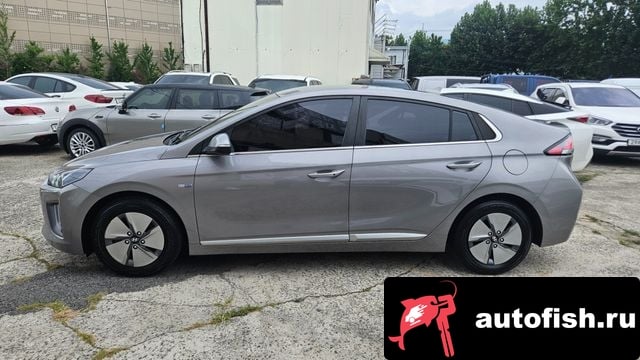 Hyundai Ioniq The New Ionic Hybrid 2020 года - похожие автомобили