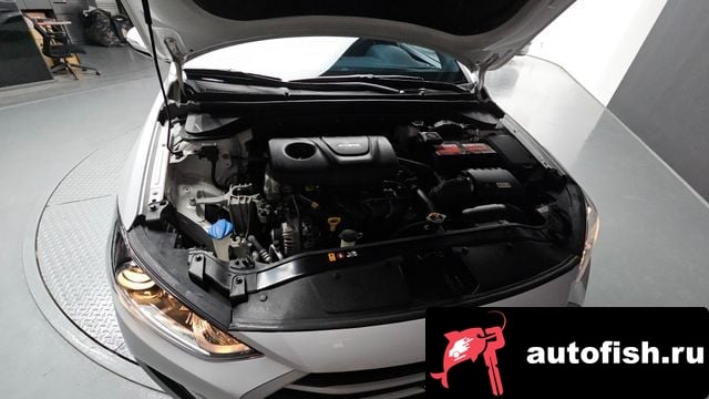 Hyundai AVANTE Avante AD 2017 года - вид 6