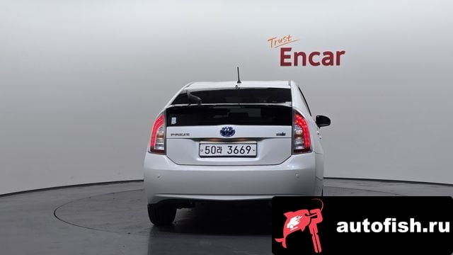 Toyota Prius Prius 2013 года - похожие автомобили