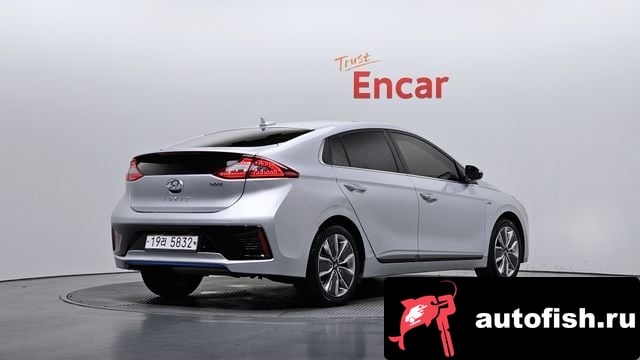 Hyundai Ioniq Ionic Hybrid 2018 года - вид 2