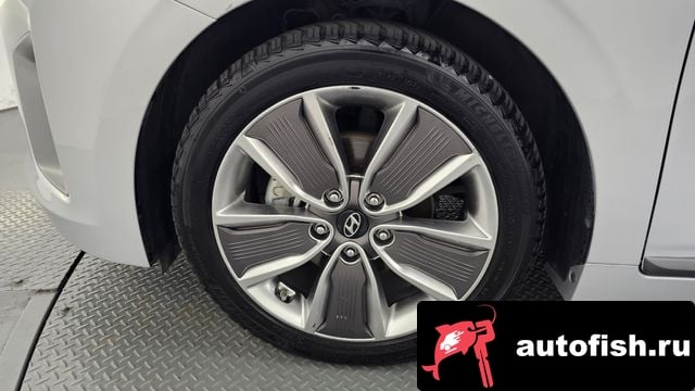 Hyundai Ioniq Ionic Hybrid 2018 года - вид 5