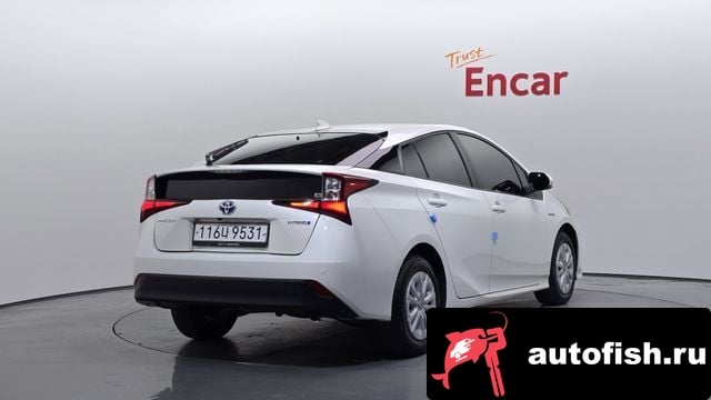 Toyota Prius Prius 4th Generation 2019 года - вид 2
