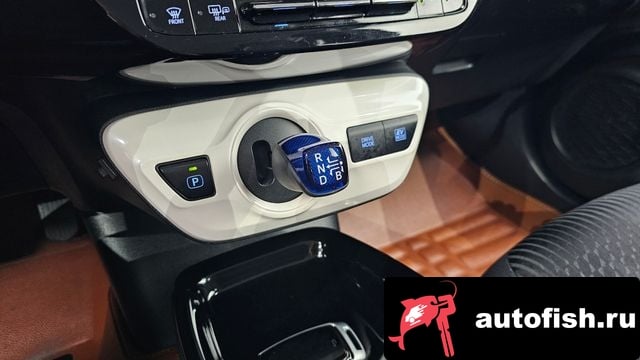 Toyota Prius Prius 4th Generation 2017 года - вид 9