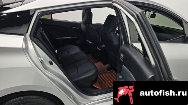 Toyota Prius Prius 4th Generation 2017 года - вид 18