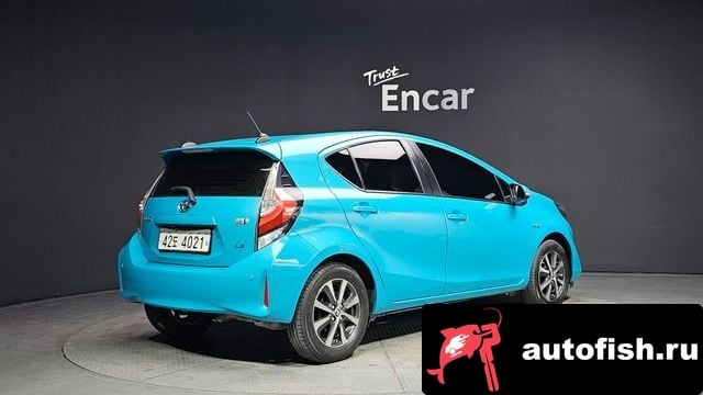 Toyota Prius Prius C 2018 года - вид 2