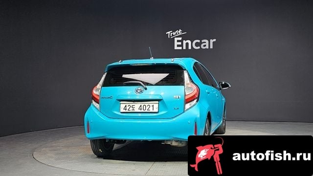 Toyota Prius Prius C 2018 года - вид 4