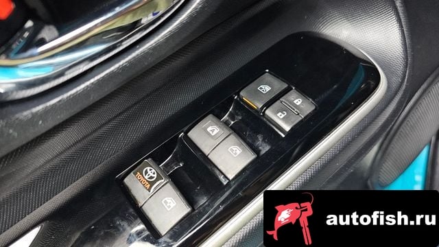 Toyota Prius Prius C 2018 года - вид 13