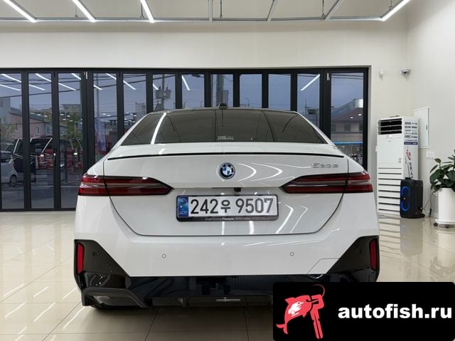 BMW 5-Series 5 Series (G60) 2024 года - вид 4