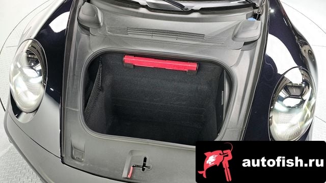 Porsche 911 911 (992) 2022 года - вид 6