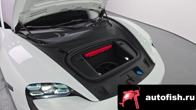 Porsche Taycan Taikan 2021 года - вид 6