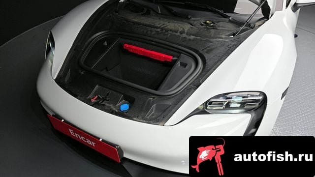 Porsche Taycan Taikan 2023 года - вид 6