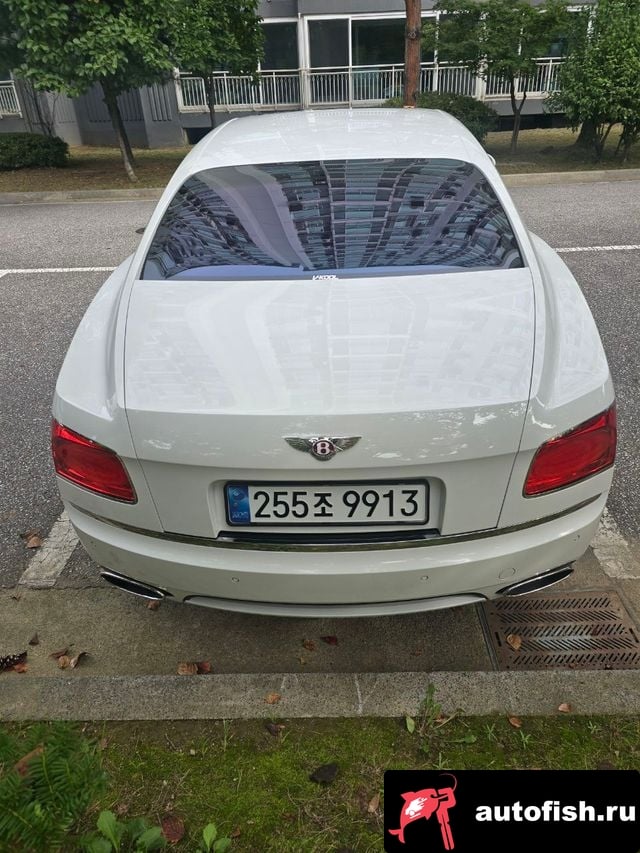 Bentley Flying Spur Flying Spur 2nd Generation 2018 года - вид 2