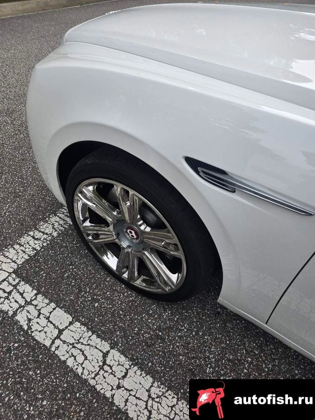 Bentley Flying Spur Flying Spur 2nd Generation 2018 года - вид 3