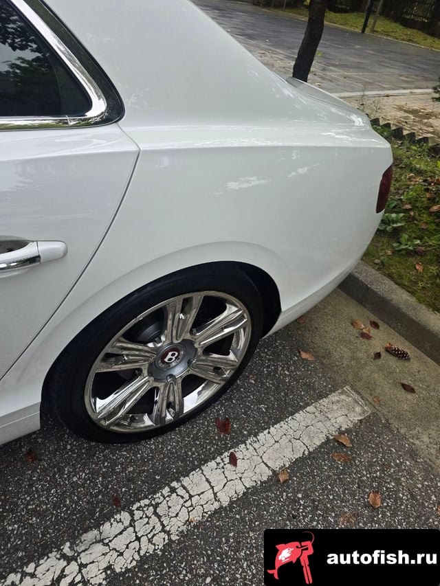 Bentley Flying Spur Flying Spur 2nd Generation 2018 года - вид 6
