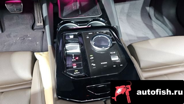 BMW 5-Series 5 Series (G60) 2024 года - вид 9