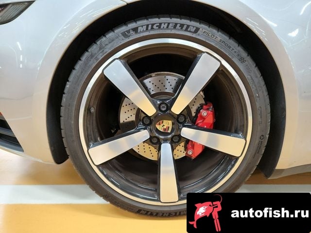 Porsche 911 911 (992) 2021 года - вид 6