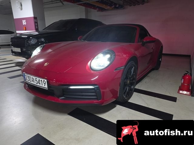 Porsche 911 911 (992) 2020 года - вид 3