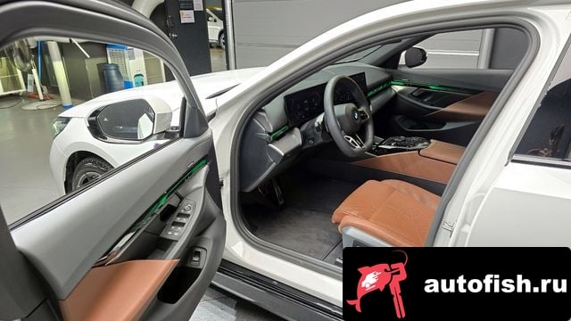BMW 5-Series 5 Series (G60) 2025 года - вид 11