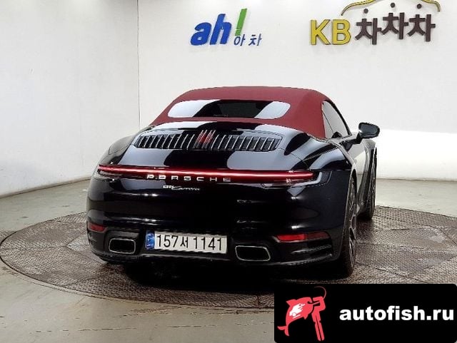 Porsche 911 911 (992) 2020 года - вид 3