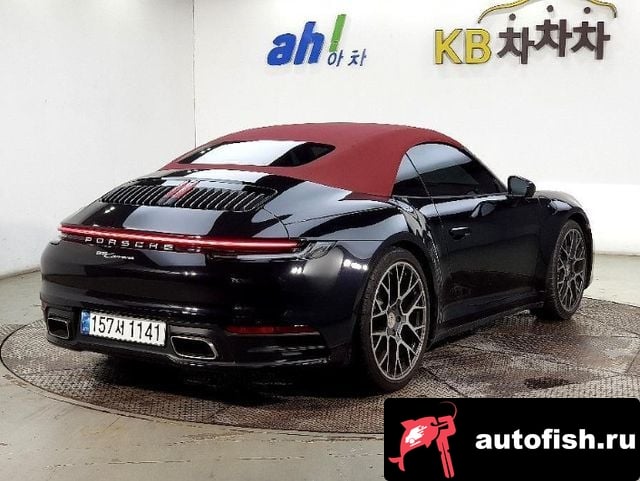 Porsche 911 911 (992) 2020 года - вид 4