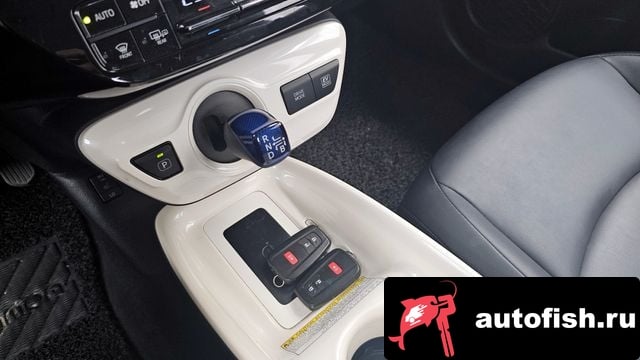 Toyota Prius Prius 4th Generation 2016 года - похожие автомобили