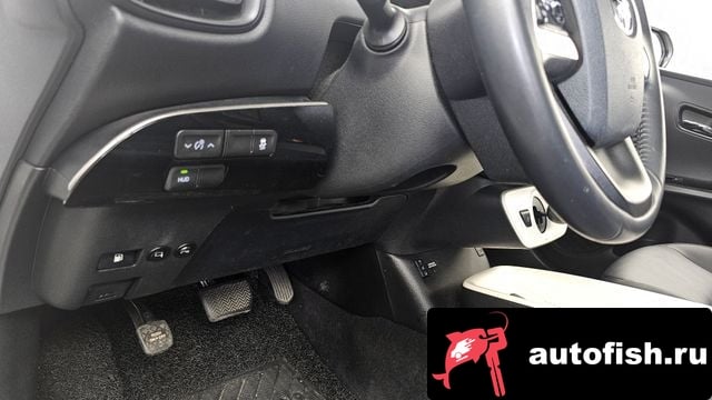 Toyota Prius Prius 4th Generation 2016 года - вид 16