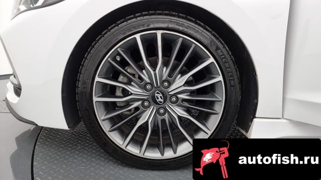 Hyundai AVANTE Avante AD 2017 года - вид 5