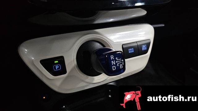 Toyota Prius Prius 4th Generation 2016 года - вид 9