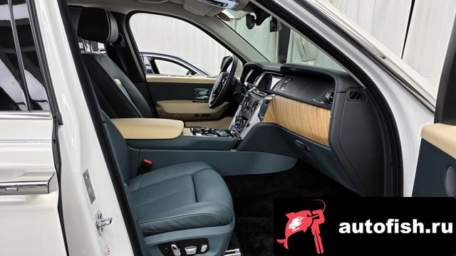 Rolls-Royce Cullinan Cullinan 2023 года - похожие автомобили