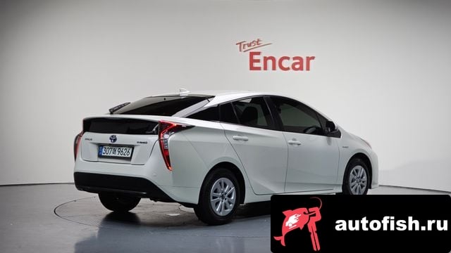 Toyota Prius Prius 4th Generation 2016 года - вид 2