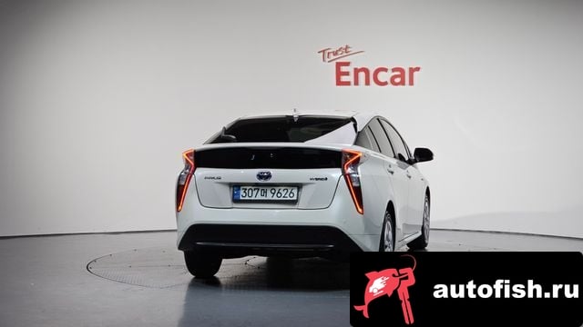 Toyota Prius Prius 4th Generation 2016 года - вид 4
