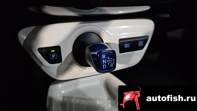 Toyota Prius Prius 4th Generation 2016 года - вид 9