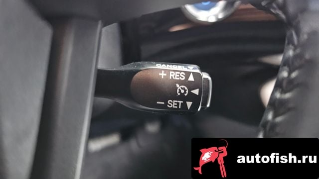 Toyota Prius Prius 4th Generation 2016 года - похожие автомобили