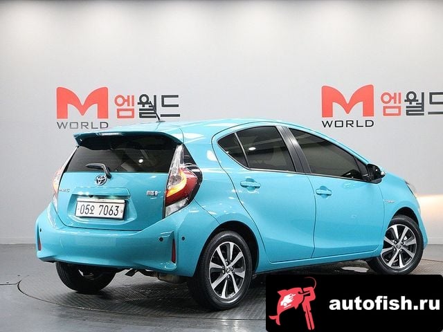 Toyota Prius Prius C 2018 года - вид 3