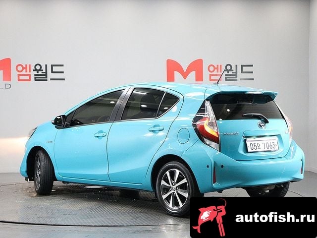 Toyota Prius Prius C 2018 года - вид 4