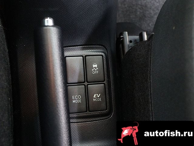 Toyota Prius Prius C 2018 года - вид 10