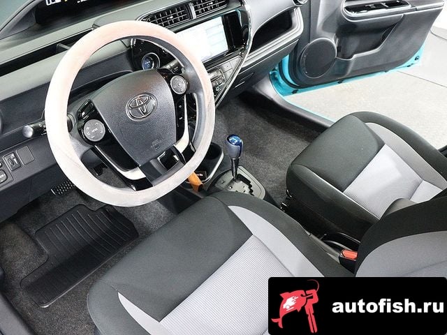 Toyota Prius Prius C 2018 года - вид 18