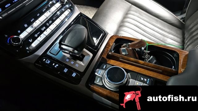 Genesis EQ900 EQ900 2018 года - похожие автомобили