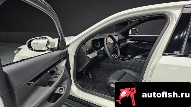 BMW 5-Series 5 Series (G60) 2024 года - похожие автомобили