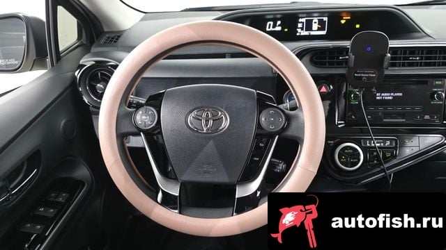 Toyota Prius Prius C 2019 года - вид 13