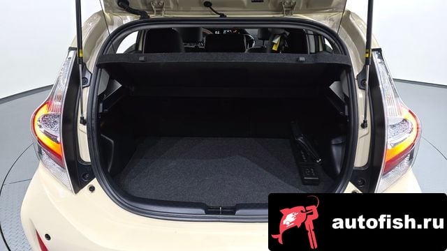 Toyota Prius Prius C 2019 года - вид 20