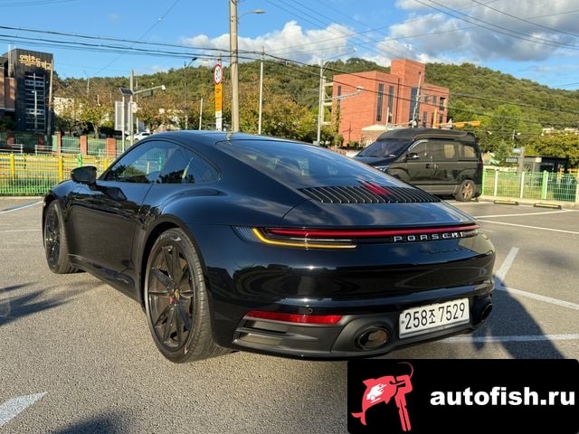 Porsche 911 911 (992) 2020 года - вид 5