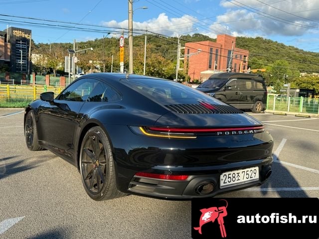 Porsche 911 911 (992) 2020 года - вид 6