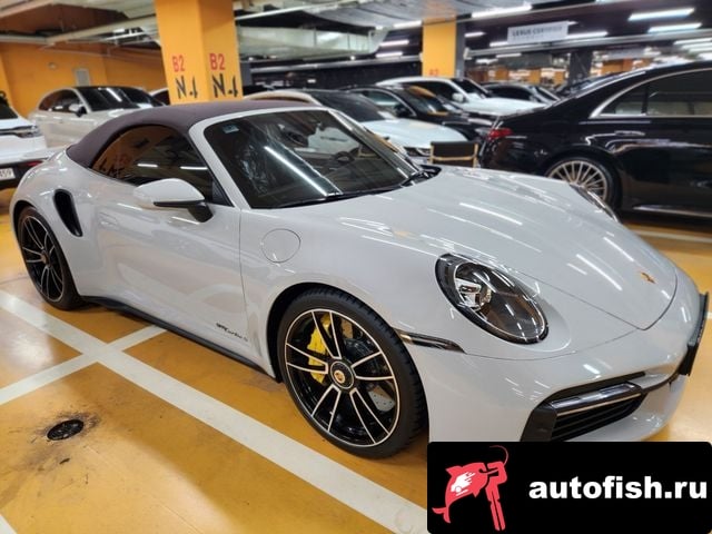 Porsche 911 911 (992) 2022 года - вид 3