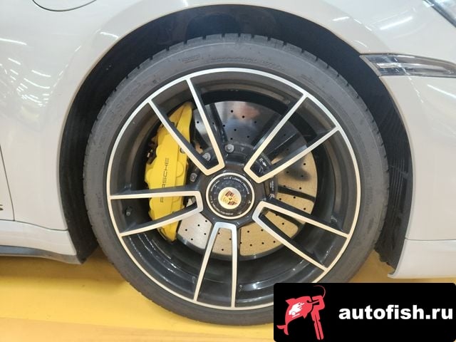 Porsche 911 911 (992) 2022 года - вид 5