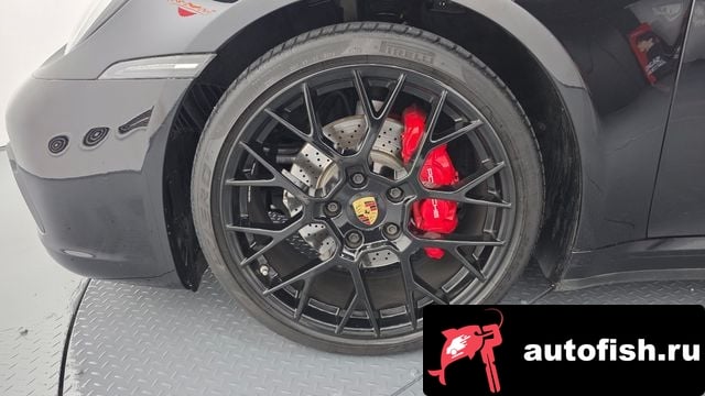 Porsche 911 911 (992) 2020 года - вид 5