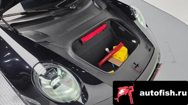 Porsche 911 911 (992) 2020 года - вид 6